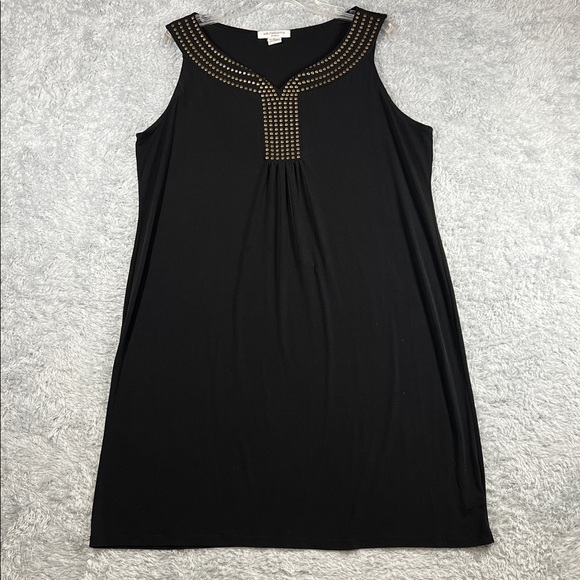 Liz Claiborne Dresses & Skirts - Liz Claiborne Black Mini Dress with Gold Detailing